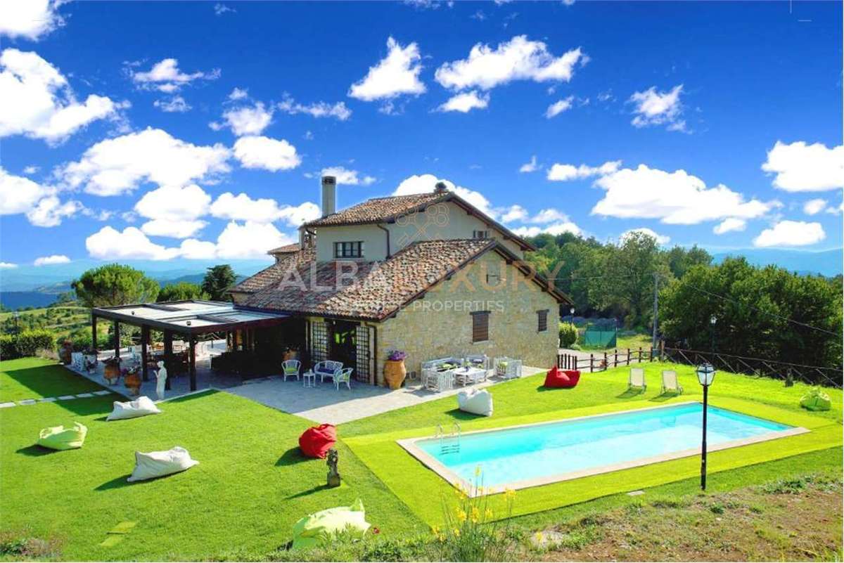 Villa in vendita 7 Stanze da letto a Monte Santa Maria Tiberina