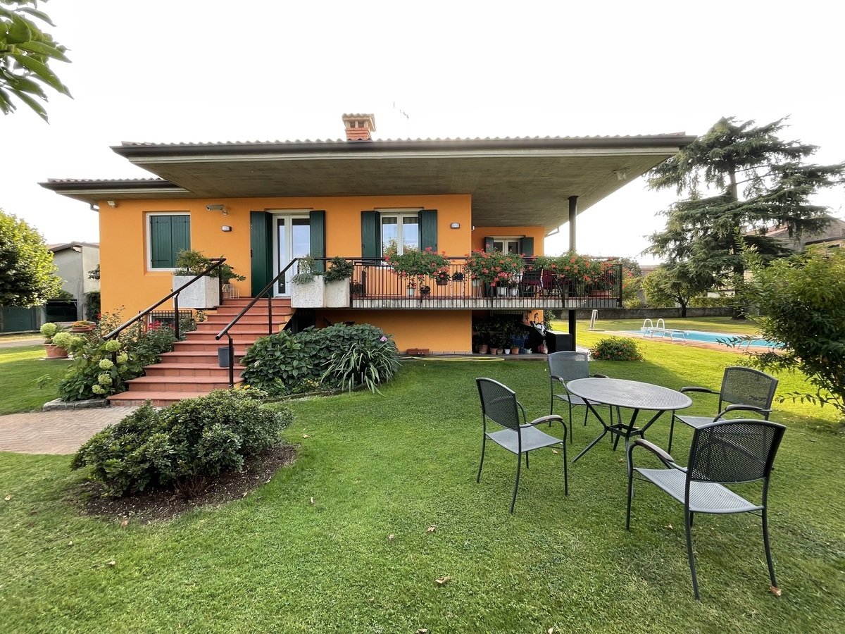 Casa indipendente in vendita 3 Stanze da letto a Costermano Sul Garda