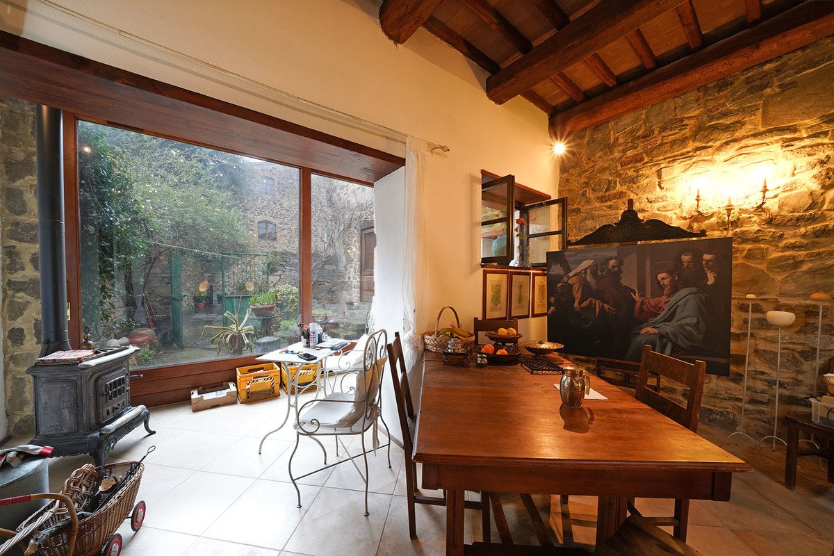 Casa semi indipendente in vendita 5 Stanze da letto a Castel Del Piano
