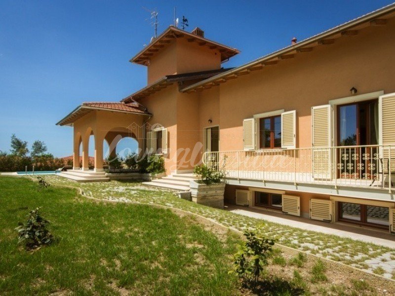 Villa in vendita 5 Stanze da letto a Camaiore