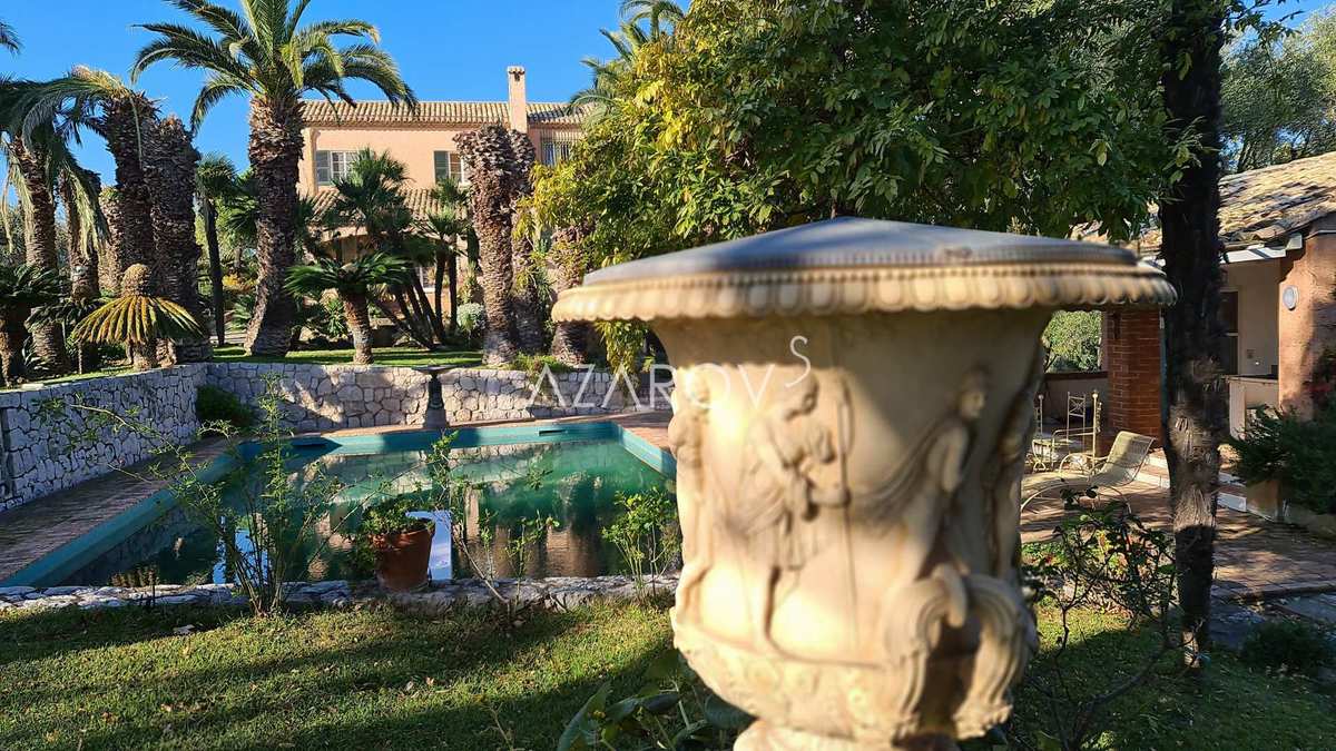 Villa in vendita 8 Stanze da letto a Sanremo