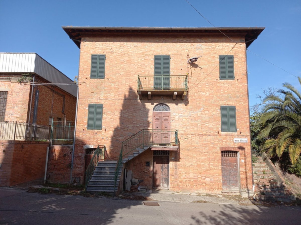 Casa indipendente in vendita 5 Stanze da letto a Castiglione Del Lago