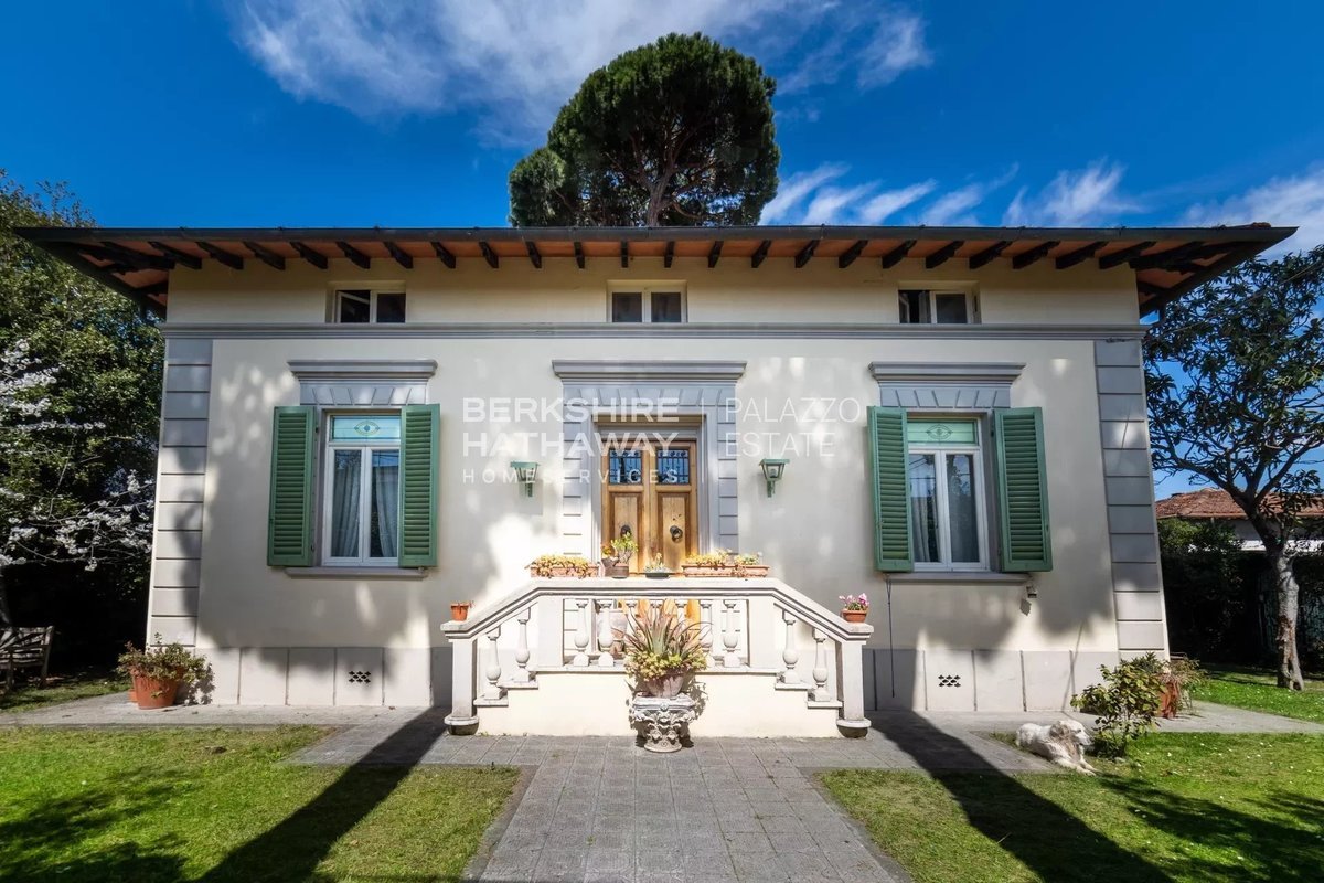 Villa in vendita 5 Stanze da letto a Pietrasanta