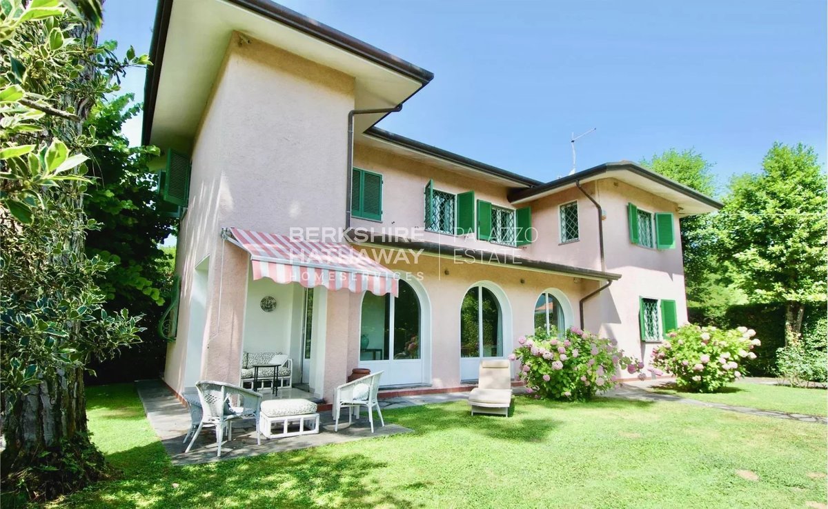 Villa in vendita 6 Stanze da letto a Forte Dei Marmi