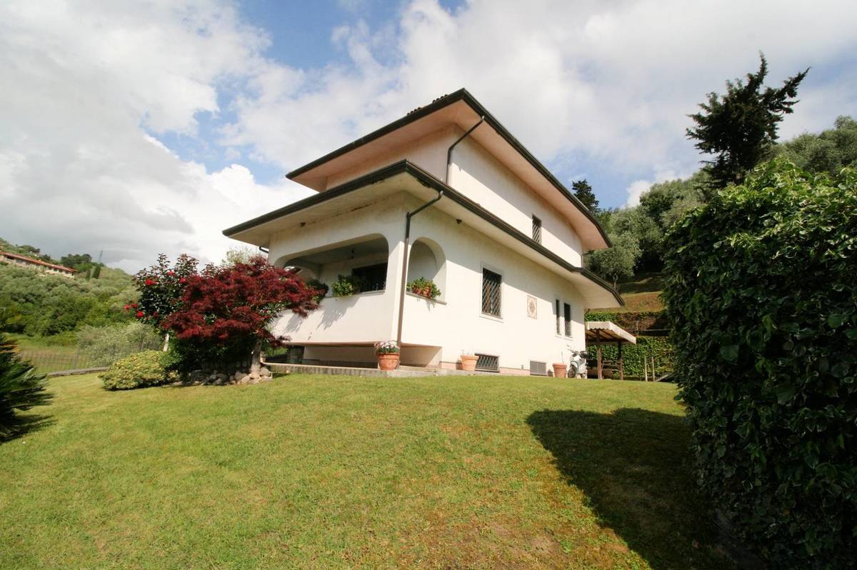 Villa in vendita 3 Stanze da letto a Camaiore