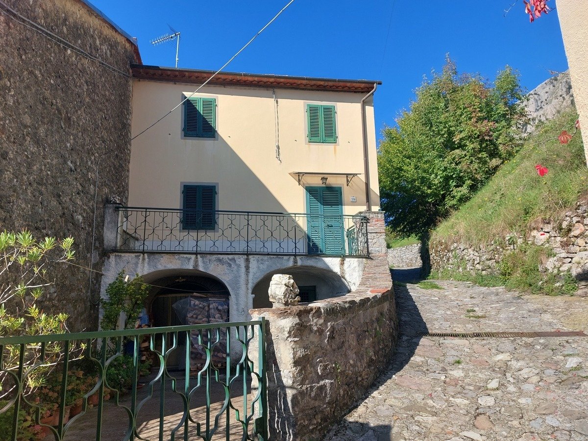 Casa di campagna in vendita 2 Stanze da letto a Bagni Di Lucca