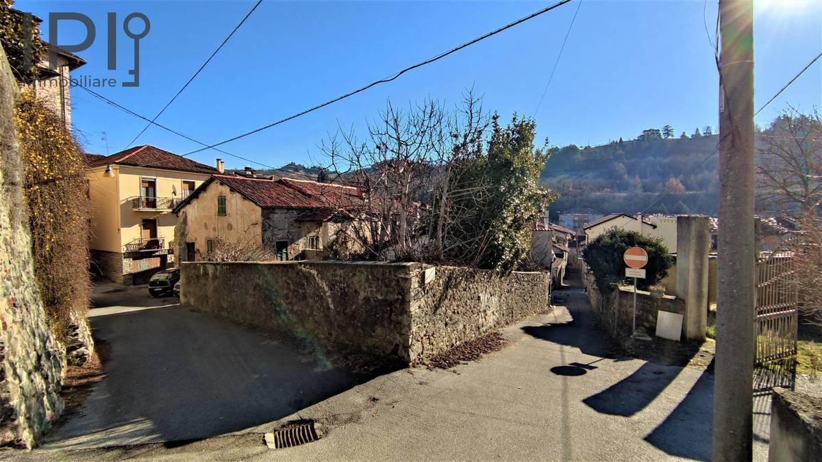 Casa in vendita 10 Stanze da letto a Spigno Monferrato