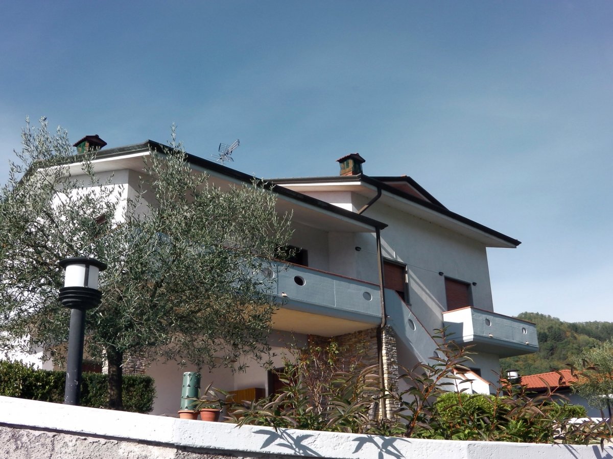 Casa di campagna in vendita 5 Stanze da letto a Bagni Di Lucca