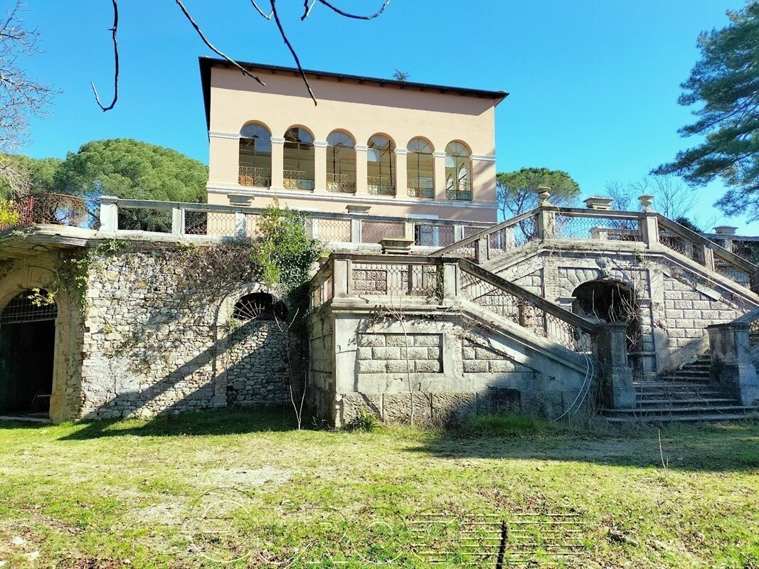Villa in vendita 10 Stanze da letto a Perugia