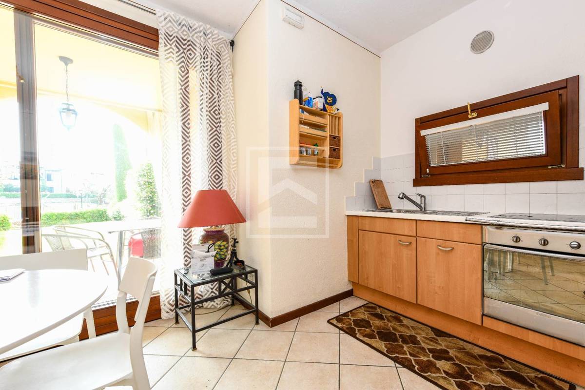 Appartamento in vendita 1 Stanza da letto a Peschiera Del Garda