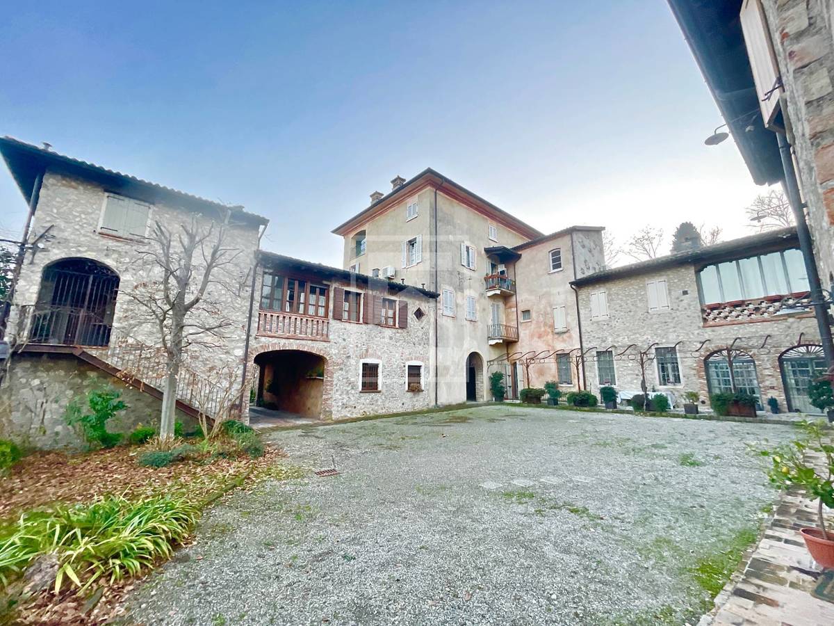 Casa in vendita 3 Stanze da letto a Desenzano Del Garda