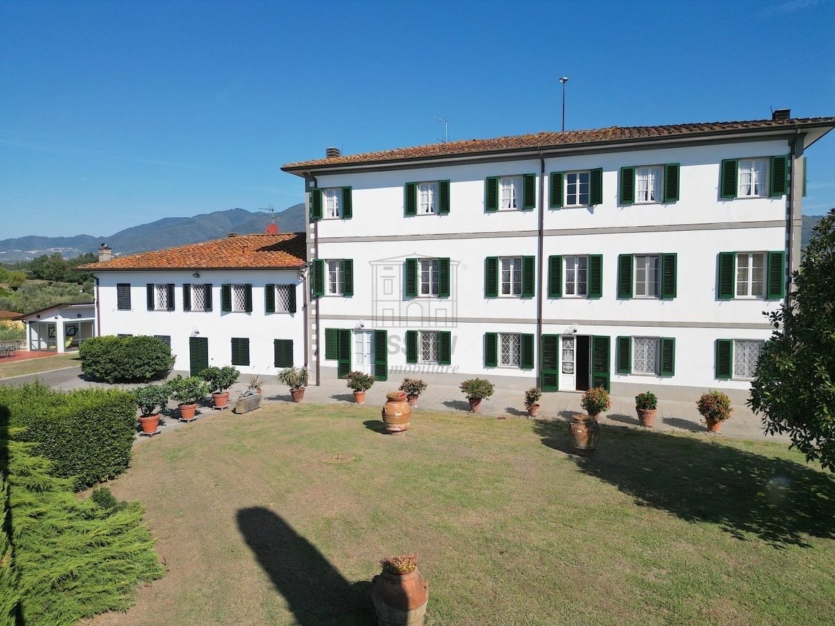 Villa in vendita 10 Stanze da letto a Capannori