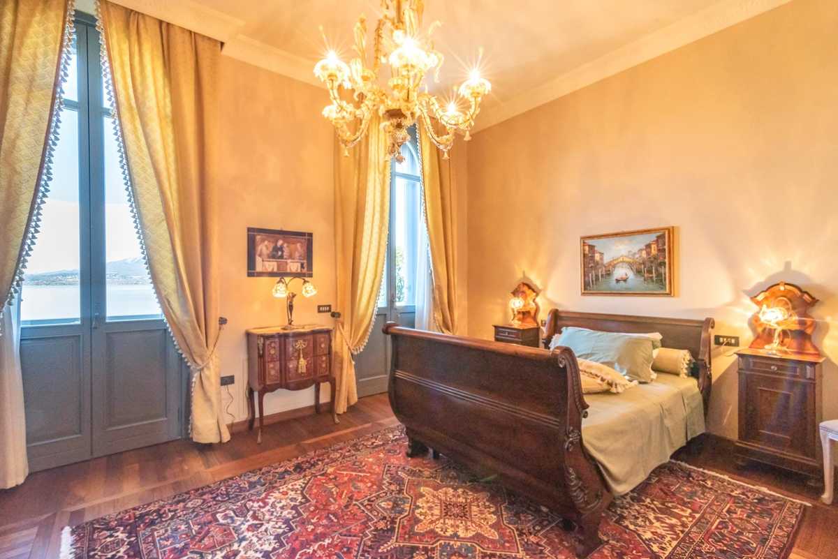 Villa in vendita 10 Stanze da letto a Stresa