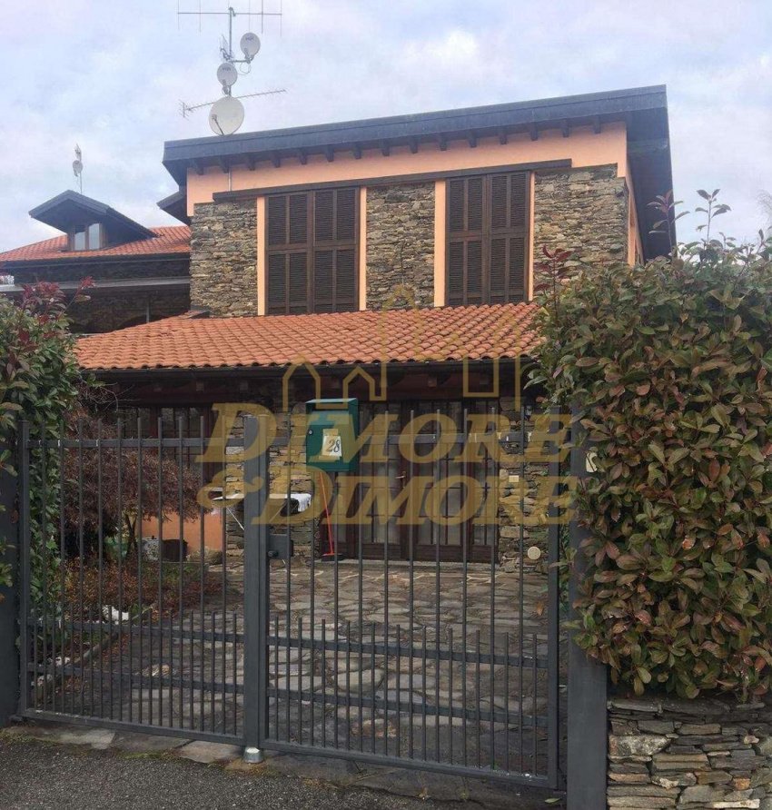 Villa in vendita a Luino